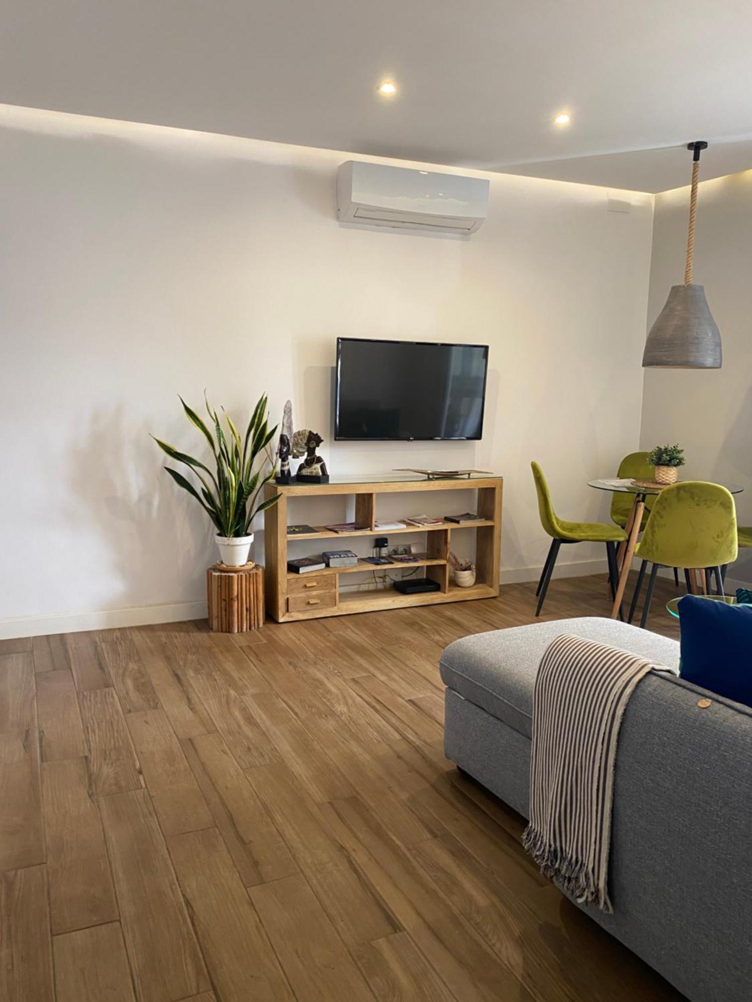 Charito 18 Apartment Cadiz Luaran gambar