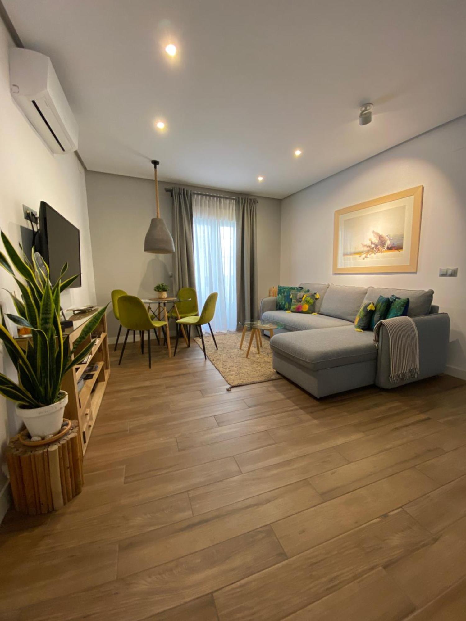 Charito 18 Apartment Cadiz Luaran gambar