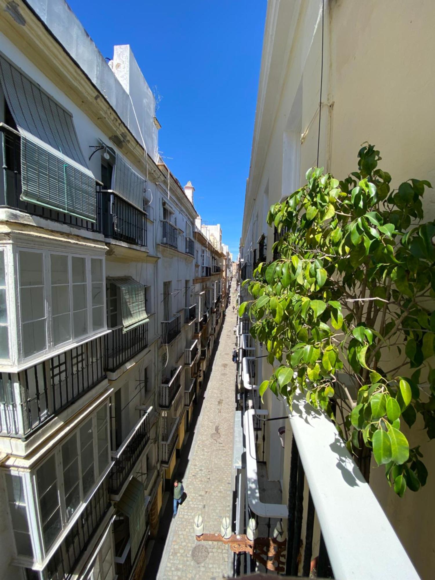 Charito 18 Apartment Cadiz Luaran gambar